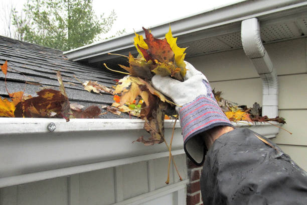 Factors to Consider When Hiring a Gutter Cleaning Service